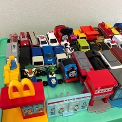 ハッピーセット　トミカ　プラレールなど大量の画像