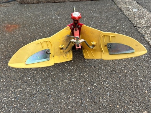 イエロー培土器（手押し式・型番なし）