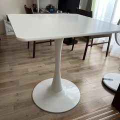 美品　70cm×70cmテーブルの画像