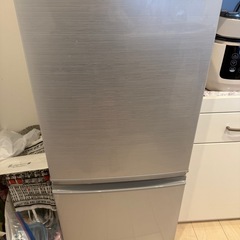 SHARP 冷蔵庫の画像