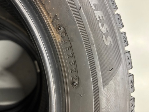 中古2022年製 ブリヂストン185/65R15 VRX2　スタッドレスタイヤ 4本セット