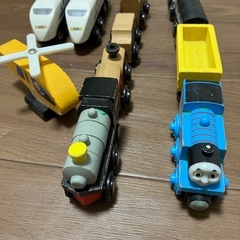 【至急】バラエティ豊かな木製レールセットの画像