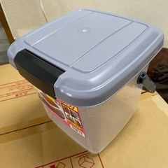 ペットフードストッカー　の画像