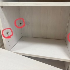 白い棚(シェルフ)の画像
