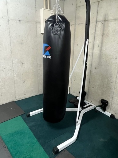【ほぼ新品】サンドバッグ（吊り下げスタンド付き）