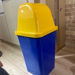 ゴミ箱の画像