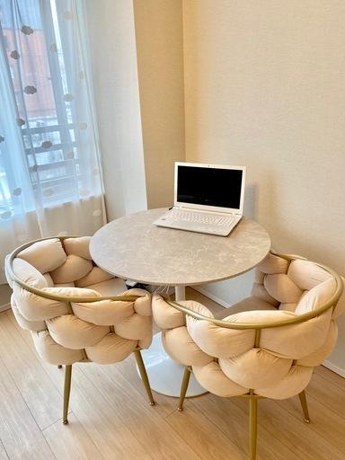 本日9/26引き取り出来る方！ダイニングセット　可愛い丸テーブルとおしゃれな椅子