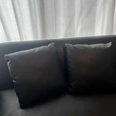 2人掛けレザーソファ（兼ベッド）の画像