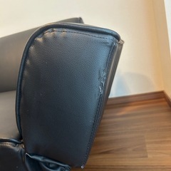 2人掛けレザーソファ（兼ベッド）の画像