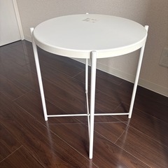 IKEA サイドテーブル　白の画像