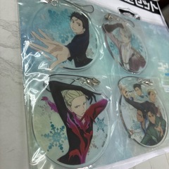 ユーリアクリルストラップ　アニメイト限定セットの画像
