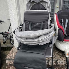 【引取限定】二人用ベビーカー　チャイルドシート　一人ベビーカー　３点セットの画像