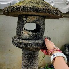 小さめ石灯籠（アジがあります😊）の画像