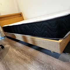 ベッド、マットレスの画像