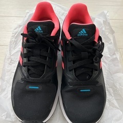 新品　adidas スニーカー　21.5cmの画像