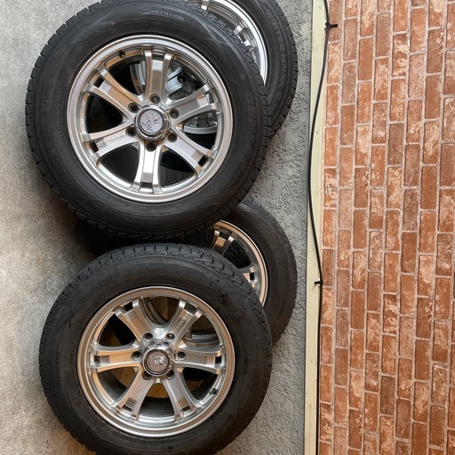 （受け渡し予定）冬タイヤ&ホイール　4本　6穴