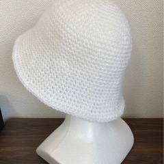 上品なシンプルバケットハット ハンドメイドかぎ針編みの画像