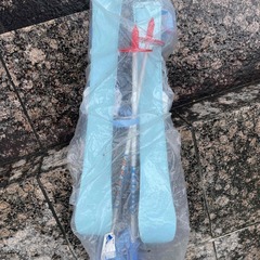 【引取限定】SALOMONスキー靴25㎝＋子供スキー新品未使用品セットの画像