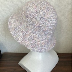 上品なシンプルバケットハット ハンドメイドかぎ針編みの画像
