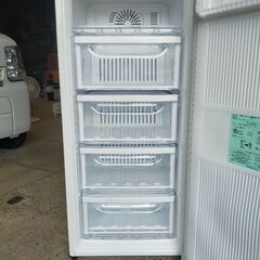三菱ノンフロン冷凍庫　MF-U12T-Wの画像