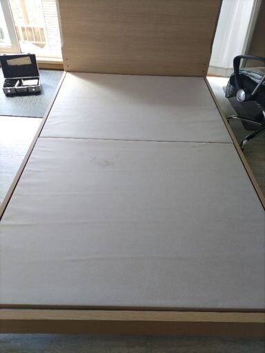 札幌市近郊の方限定！送料無料！セミダブルベッドフレームと