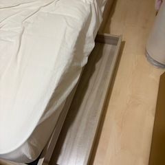 シングルベッドとマットレス
の画像