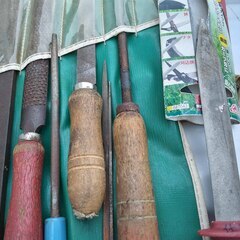 逗子 金やすり 鉄工ヤスリ 大工道具 DIY 工具 ガーデン 金属製ヤスリ ステンレス アルミ 黄銅 チタン 表面アラサ標準片 スカットヤスリスカットヤスリ彫金工具 模型作業 金属平ヤスリ ファイルセット木彫り 針やすり クラフト ガラス 石彫刻 研磨 ツール 切断 修理 ハンドツール セラミック 平ヤスリ 丸棒 精密ヤスリ 木工 ホビー用 棒やすりの画像
