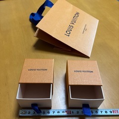 LOUIS VUITTON 空箱 紙袋 の画像