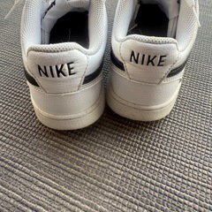 NIKE スニーカー　23.5cmの画像