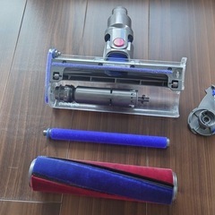 Dyson V8fluffy SV10コードレスクリーナー　通電確認済ジャンク品の画像