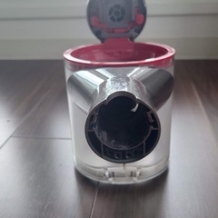 Dyson V8fluffy SV10コードレスクリーナー　通電確認済ジャンク品の画像