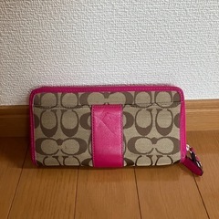 只今三連休中まで20％オフcoach長財布の画像