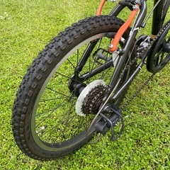 折りたたみ自転車　サスペンション付きの画像