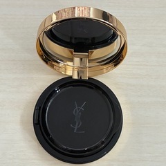 YSLファンデーション パフ無しの為低価格⚠️の画像