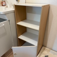3段カラーボックス扉付きの画像