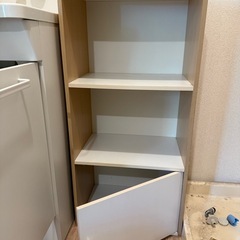 3段カラーボックス扉付きの画像
