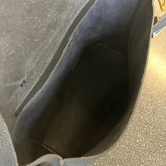 A2509-175ショルダー バッグ レザー風 ダークネイビー チェック柄　ゴールド金具 毛玉汚れ有りの画像
