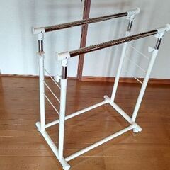 2列 ハンガーラックの画像