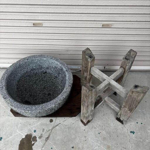 兵庫県三田市直接引取 餅つき 石臼 御影石 鉢形 餅臼 二升用 餅つき石臼 庭石 兵庫県三田市直接引取り限定 餅つき 石臼 御影石 鉢形 餅臼 二升用