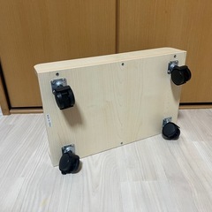 PCデスクトップ用　キャスター付き台車　の画像