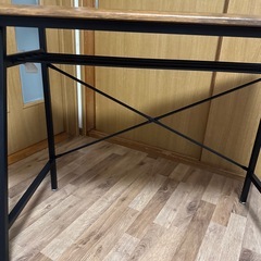 パソコンデスクの画像