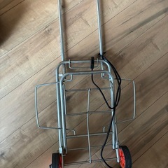 手押し車？荷物を乗せて運ぶのに便利の画像