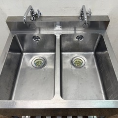 ステンレス　業務用　2層シンク　蛇口付き　厨房　飲食店　W７５０ｘD６３０ｘH８００ｍｍの画像