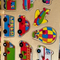 お話中。木製歩行器、パズル、汽車？、プーさん椅子の画像