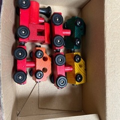 お話中。木製歩行器、パズル、汽車？、プーさん椅子の画像