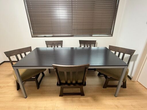 未使用品　椅子　キャスター付き　クリーム色　ダイニング（引き取り限定） 未使用品 椅子 キャスター付き クリーム色 ダイニング（引き取り