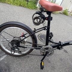 折りたたみ自転車 6段変速 カゴ・ライト・鍵・の画像