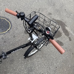 折りたたみ自転車 6段変速 カゴ・ライト・鍵・の画像