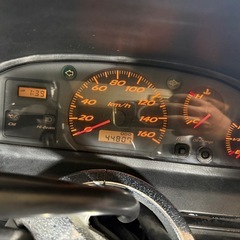 ★支払総額 4.8万円★定休日なし！いつでも現車確認可能です！ ヤマハ マジェスティ250 白 SG03J 外観良好！ リアボックス、リアキャリア付き！ 激安ビッグ！ ちょっとした足に♪の画像