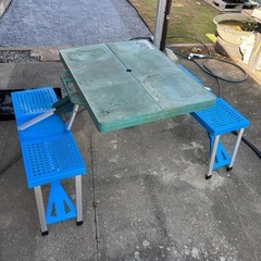 アウトドアテーブル&いすセットの画像